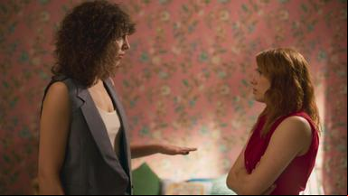 Valeria 1x6